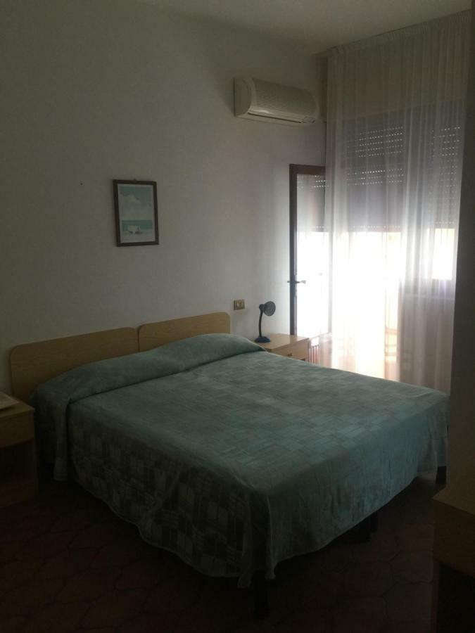Hotel Margherita ソットマリーナ エクステリア 写真